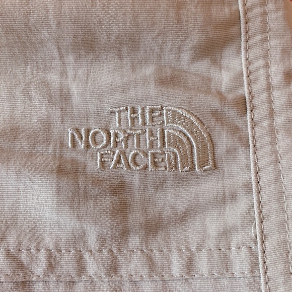 The north face shorts - Picture 4 of 7